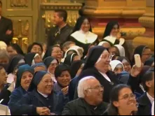 Religiosos e sacerdotes no Santuário de Quinche (Equador) 