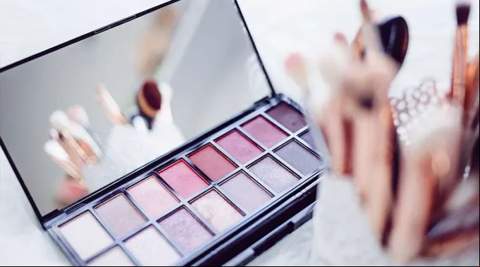 CosmeticoMac_Unsplash__150319.jpg ?? 