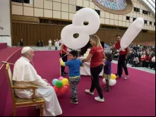 Papa celebra seu aniversário.