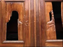 Danos causados por feministas violentas ao Templo Expiatório do Sagrado Coração de Jesus, conhecido como "El Beaterio". Crédito: Cortesia CATOLIN.