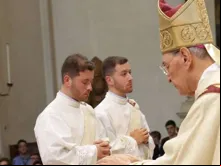 Davide e Giacomo no dia de sua ordenação sacerdotal. Crédito: Facebook Seminário Treviso 
