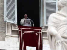 O Papa durante o Regina Coeli.