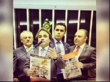 Deputado Eros Bionidini e outros parlamentares cristãos.