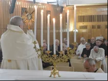 Adoração eucarística durante os Exercícios Espirituais Papa.
