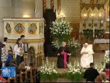 Ucranianos tocam uma música para o papa Francisco