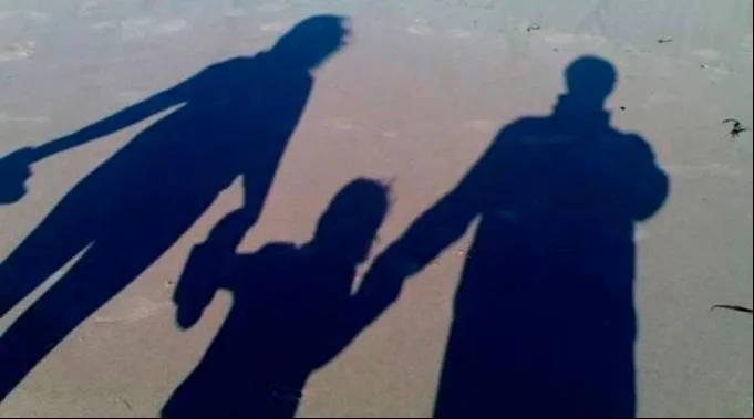 FamiliaSilueta_FlickrPeterRukavinaCC-BY-NC-SA-2.0_191015.jpg ?? 