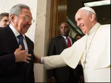 Papa Francisco e Raúl Castro no Vaticano.