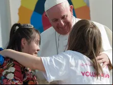 Papa em um encontro com jovens. Foto Vatican Media