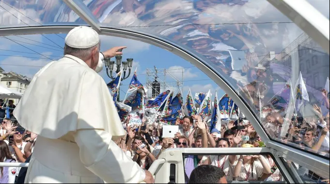 FranciscoJovenesTurin_LOsservatoreRomano_220615.jpg ?? 