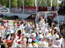 Papa Francisco no papamóvel depois da Missa em Holguín.