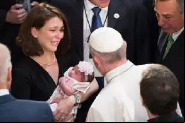FranciscoMujerBebe_TwitterMenOfCatholicism_240915.jpg