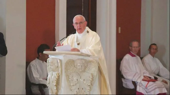 FranciscoNotaHomilia_AlanHoldrenACIPrensa_220915.jpg ?? 