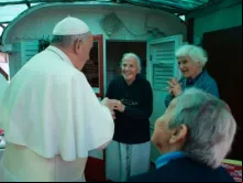 Papa Francisco com idosos
