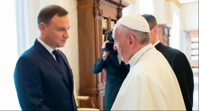 FranciscoPresidentePolonia_LOR_091115.jpg ?? 