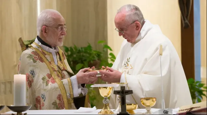 FranciscoSantaMarta_LOsservatoreRomano_070915.jpg ?? 