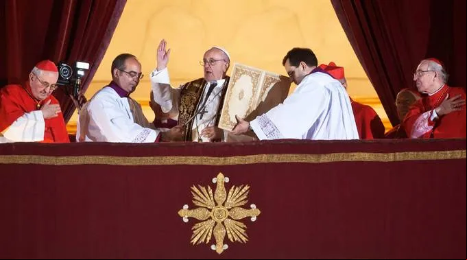 Francisco_LOsservatoreRomano_300915.jpg ?? 