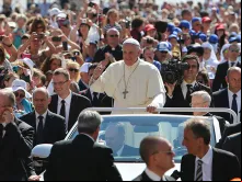 Papa Francisco em uma Audiência Geral na Praça de São Pedro. 