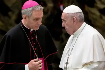 Ganswein_papa_aciprensa_daniel_audiencia_.jpg