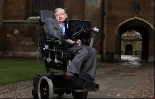 O astrofísico Stephen Hawking.