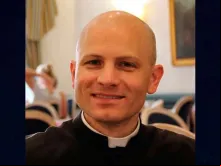 Pe. John Hollowell. Crédito do Twitter @frjohnhollowell