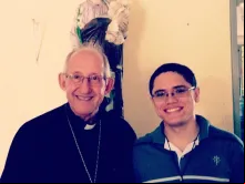 Seminarista Manuel Rodrigues e o Arcebispo de Fortaleza, Dom José Antonio. Foto Divulgação