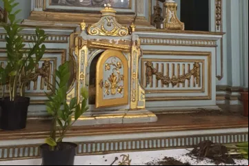 Igreja-de-Salvador-profanada_Arquidiocese-de-Salvador.jpg