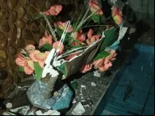 Imagens de são Cristóvão destruída por vândalo, na zona rural de Muniz Freire (ES).