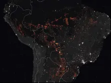 Zonas da América do Sul com a presença de incêndios entre 15 e 22 de agosto de 2019. Crédito: NASA.