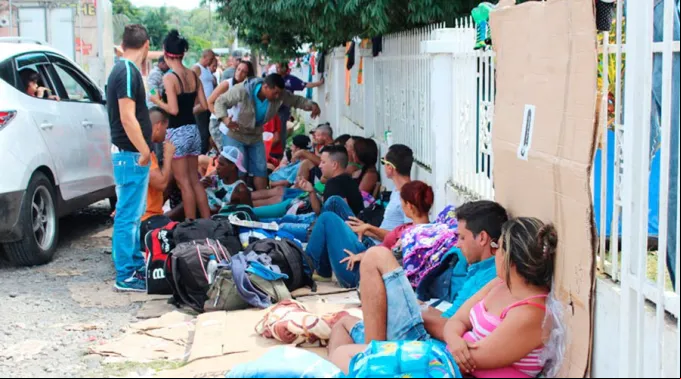 Inmigrantes_TwitterElAragueno_130116_1.jpg ?? 