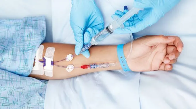 Intravenosa_WikipediaCalleamanecerCC-BY-SA-3.0_061015_1.jpg ?? 