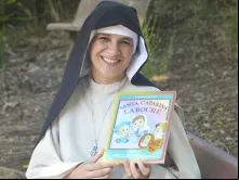 Irmã Helene Garcia dos Santos e o seu livro.