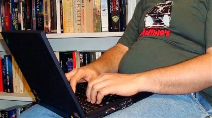 JovenComputadora_AutorFBellon_CC-BY-2.0.jpg ?? 