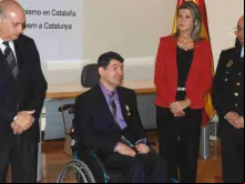 Juan José Salas junto com o Ministro do Interior, Jorge Fernández Díaz (à esquerda) e outros funcionários da Polícia Nacional.