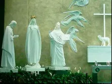 A imagem de Nossa Senhora de Knock no santuário irlandês.