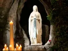 Nossa Senhora de Lourdes.