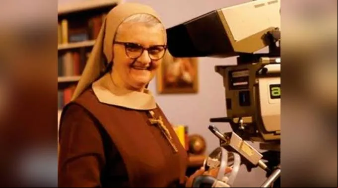 MadreAngelicaConCamara_EWTN_300316.jpg ?? 