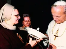 Madre Angélica e São João Paulo II. Foto EWTN