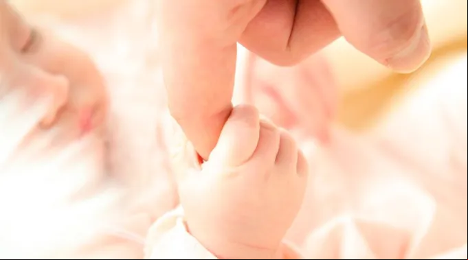 ManoBebeMama_PixabayDominioPublico_140318.jpg ?? 