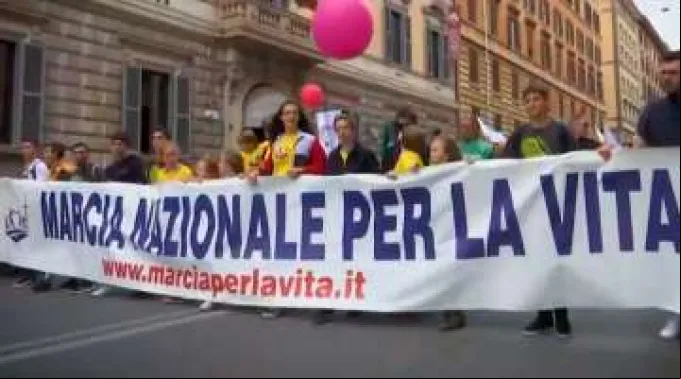 MarchaItalia23052020EWTN.jpg ?? 