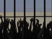 Detentos em presídio.