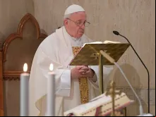 Papa Francisco durante a Missa celebrada na Casa Santa Marta.