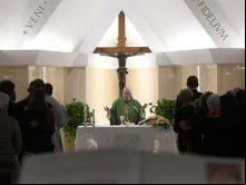 Papa Francisco celebrando a Eucaristia.