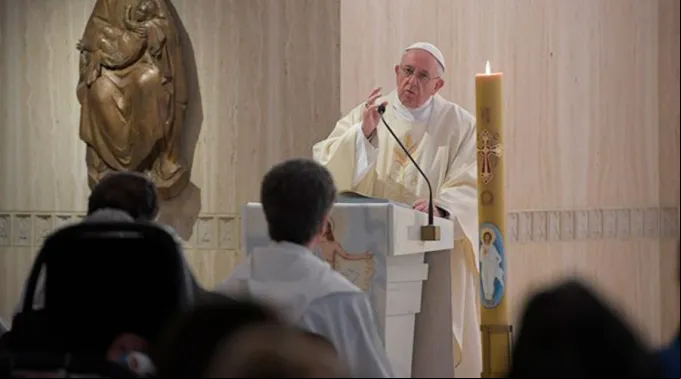 MisaSantaMartaPapaFrancisco_LOsservatoreRomano_11052017.jpg ?? 