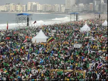 Missa de Envio da JMJ Rio 2013, na Praia de Copacabana 