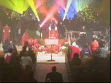 A missa de Natal do padre Pfleger, em Chicago