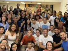 Missionários da Comunidade Shalom na capela do shopping Via Brasil