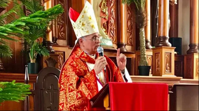 Mons.-Baez---Facebook---15-04-19.jpg ?? 