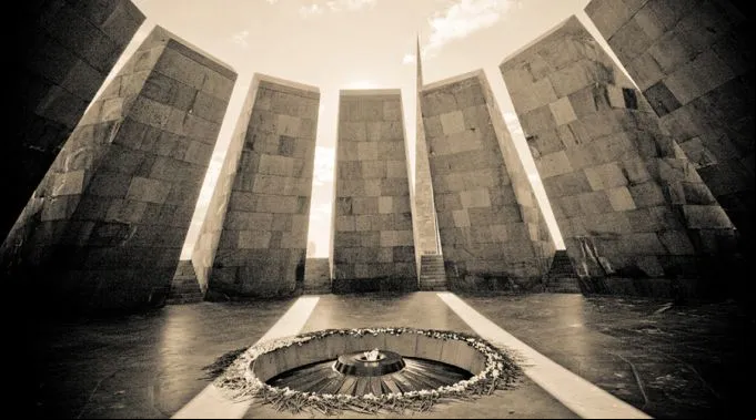 MonumentoGenocidioArmenio_ZdouneCC-BY-2.0_Flickr_230415.jpg