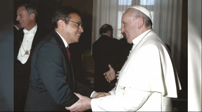 Moyses_Azevedo_e_Papa_Francisco_-_FotoShalom.jpg ?? 