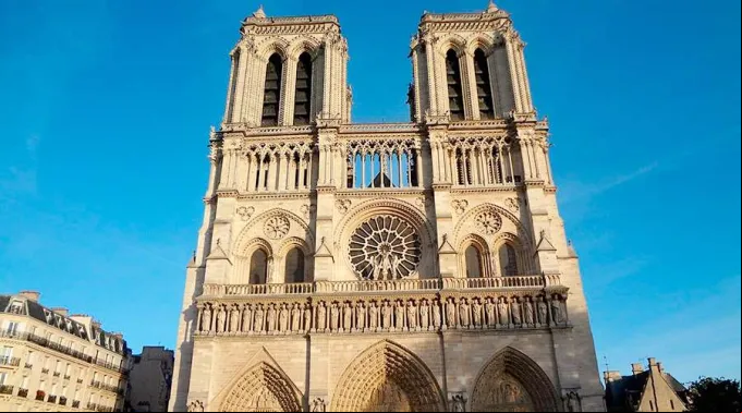 Notre-Dame_Pixabay_15-04-19.jpg ?? 
